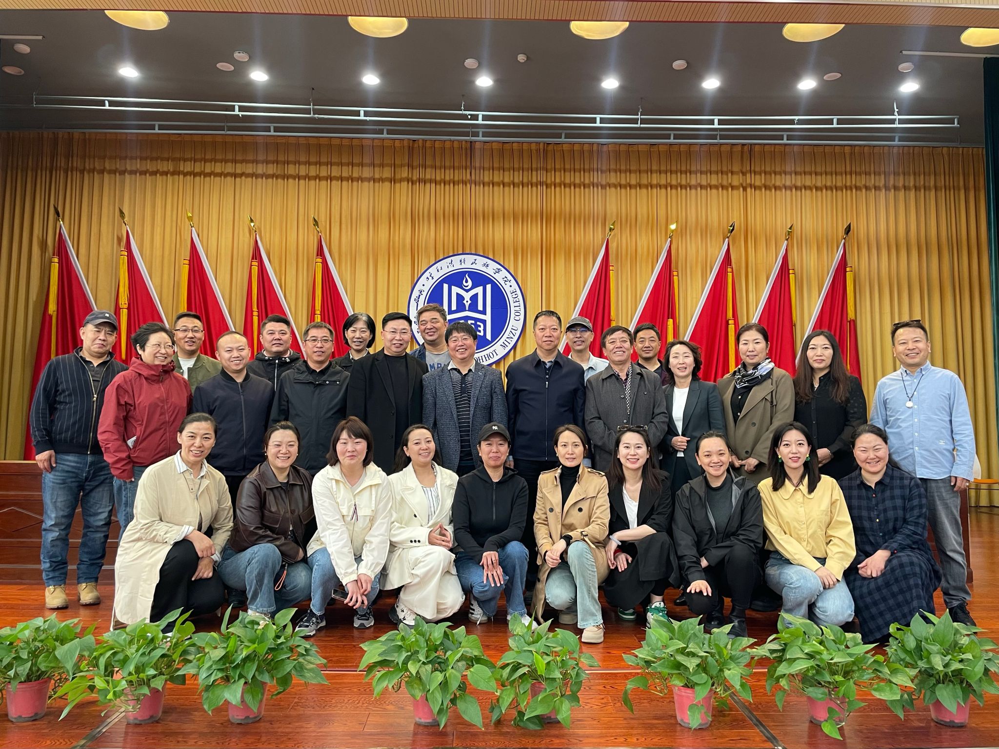 楊玉成教授應邀來我校作學術講座